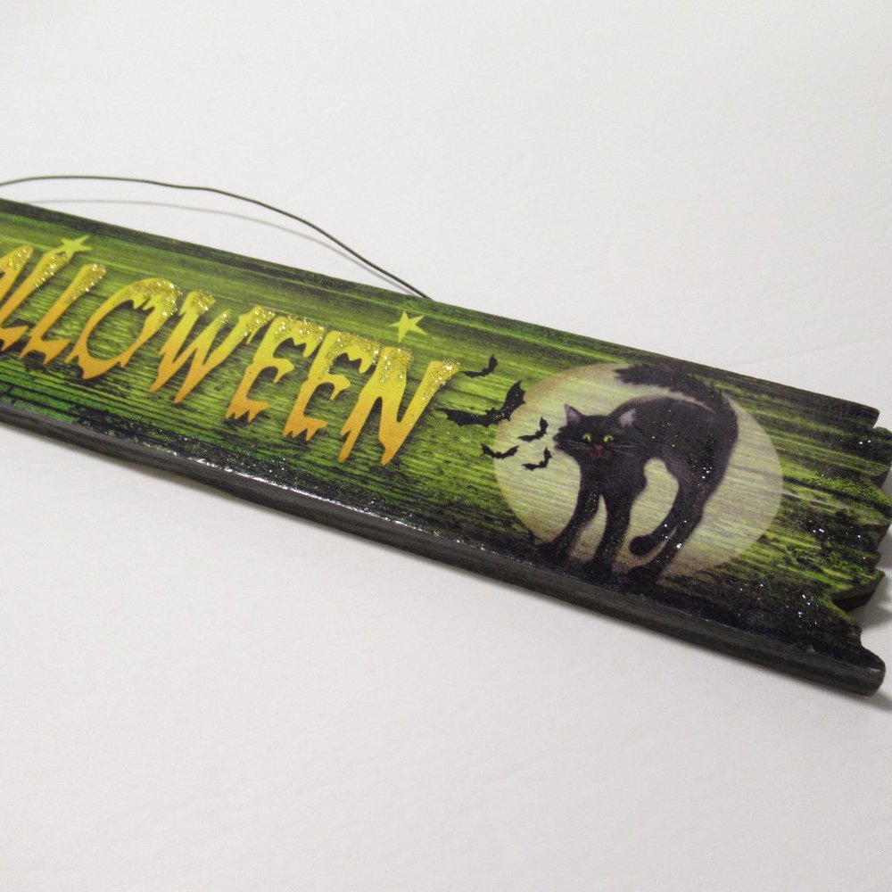 Happy Halloween Sign - Picture 4 of 10